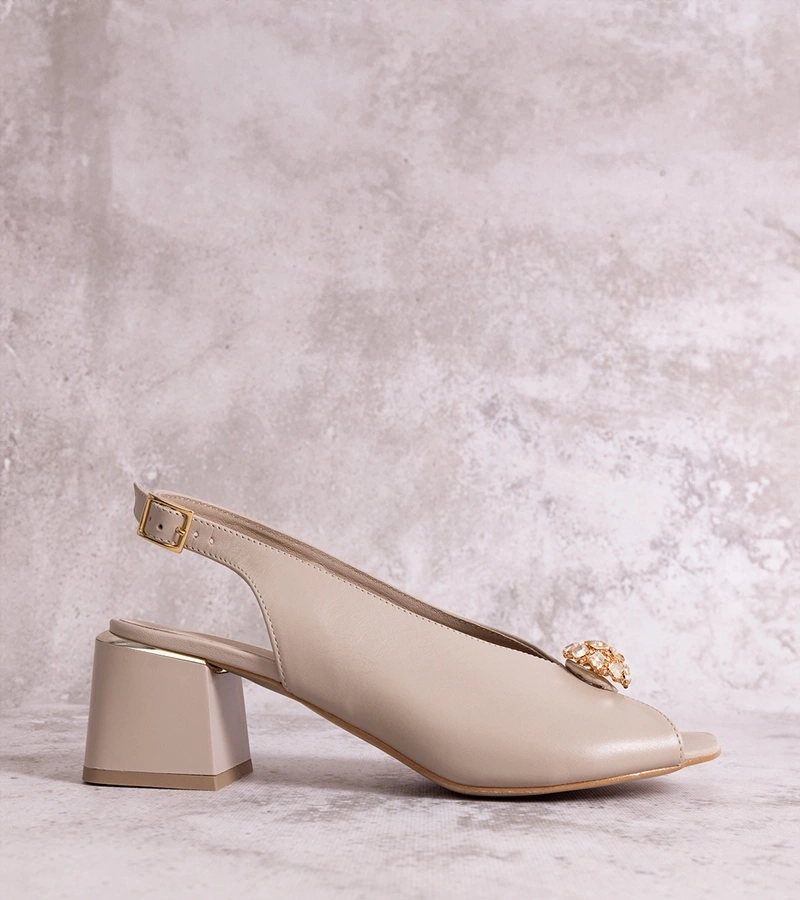 Beige Karino Leder-Sandaletten auf dem Absatz