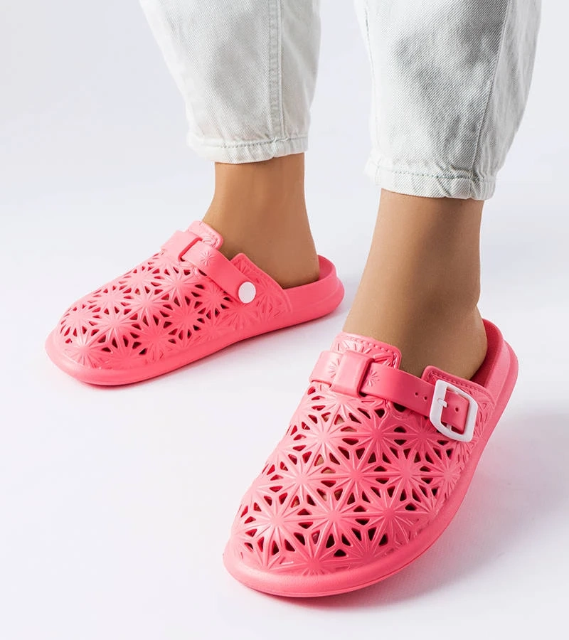 Rote durchbrochene Gummiklappen Peverell