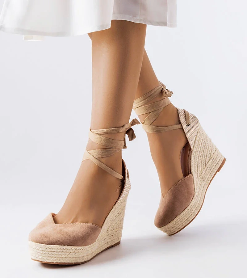 Żółte czółenka na słupku z motywem skóry wężą Dolores