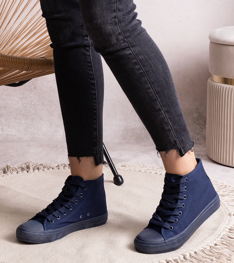 Dunkelblaue hohe Sneaker von Rafife