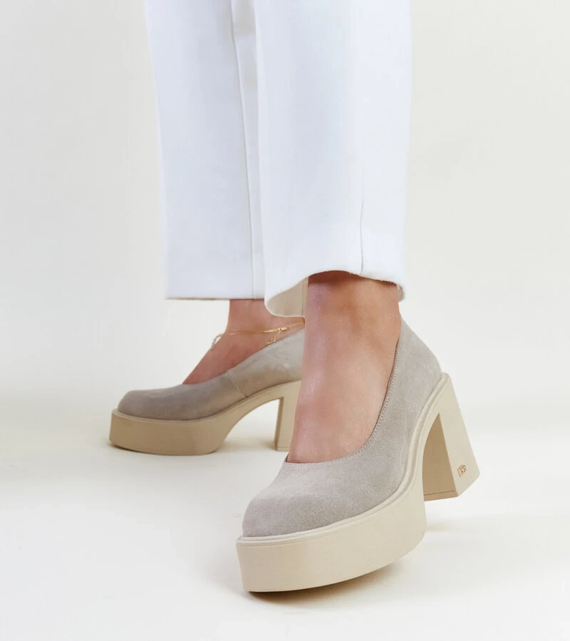 Beige Leder Pumps mit Absatz von Karino