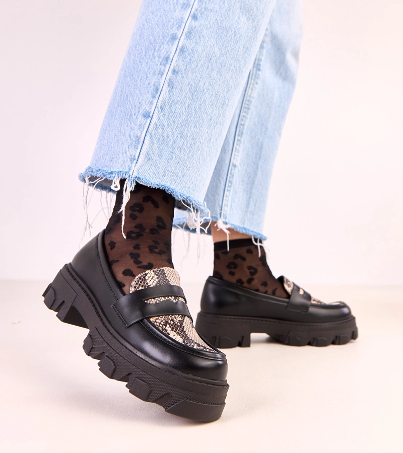 Schwarze Mokassins mit Schlangenledermotiv Loles