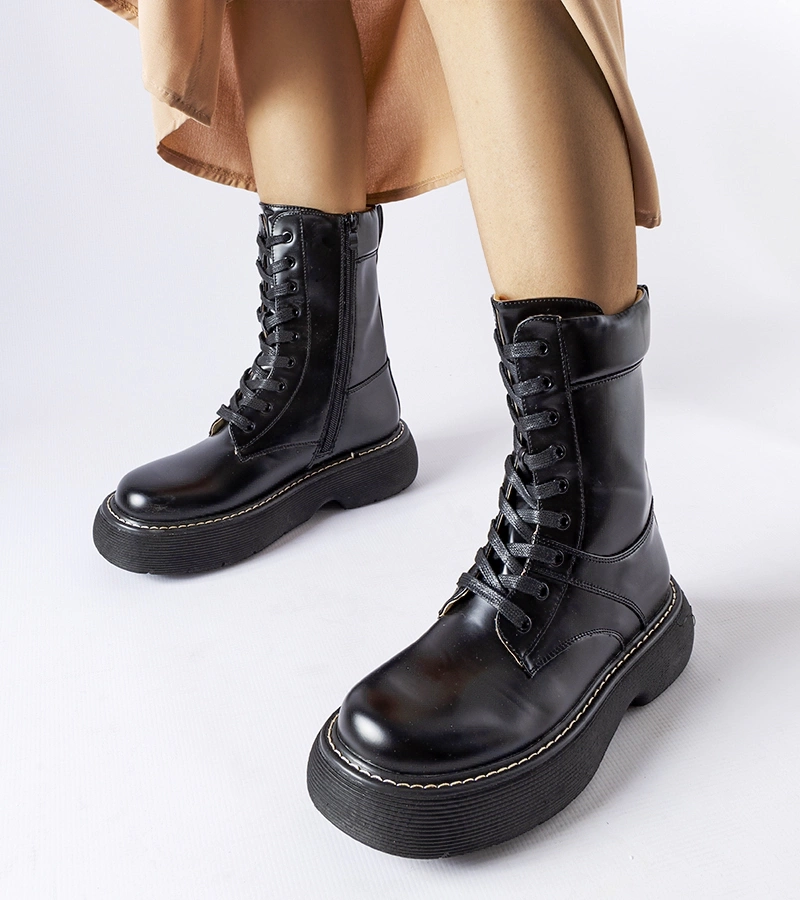 Schwarze, gefütterte Davi-Plattformstiefel