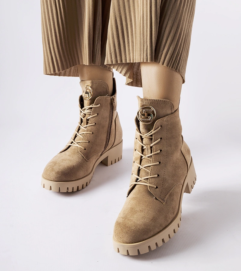 Beige gefütterte Trapper-Stiefel aus Eco-Wildleder Noha