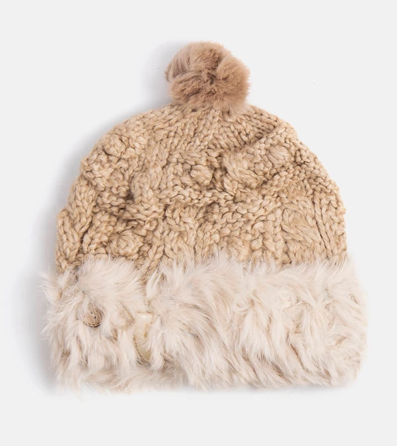 Braune Mütze mit Fell von Danna