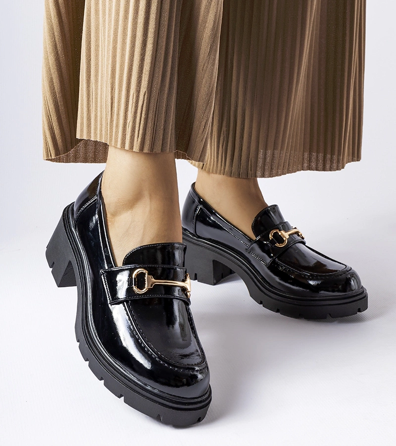 Schwarze lackierte Halbschuhe mit Absatz von Fabrizio