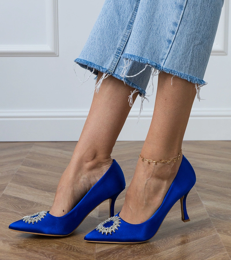 Blaue Satinpumps mit Strass Bellira