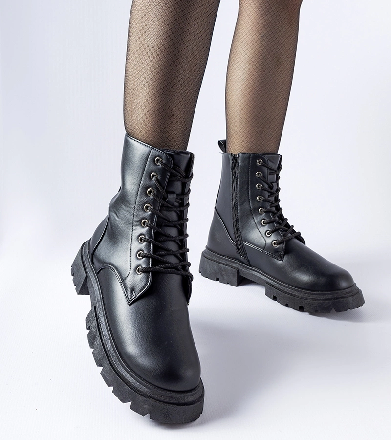 Schwarze gefütterte Damen-Trapperstiefel Hansine