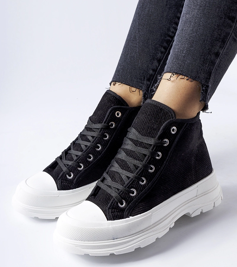 Schwarze Knöchel-Sneaker von Villaggio