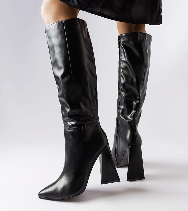 Schwarze Stiefeletten auf Absatz von Medicina