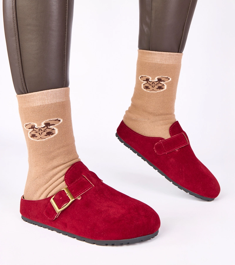 Bordeauxfarbene Pantoletten mit Zierschnalle Atoria