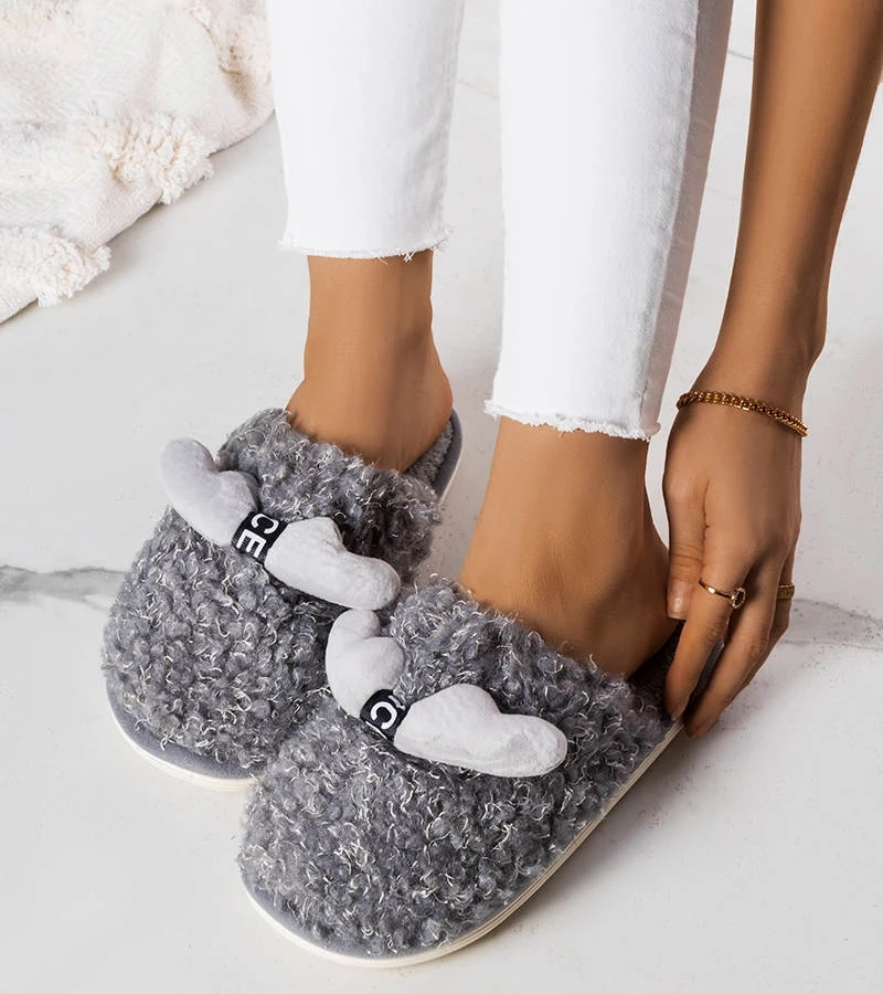 Graue Hausschuhe mit Fell von Rosny