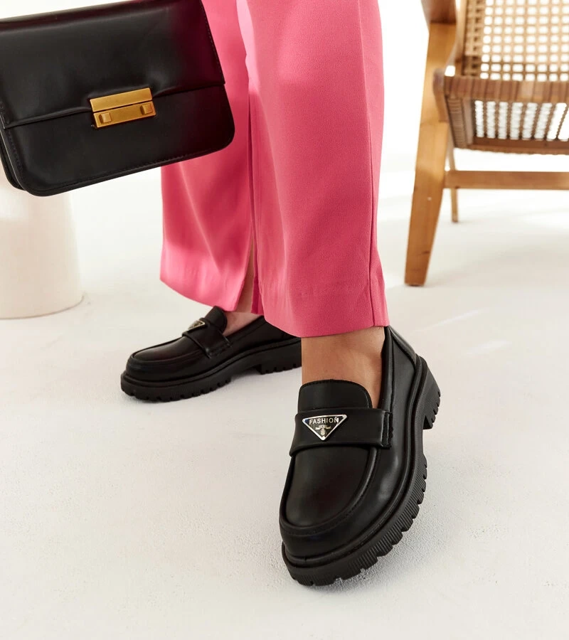 Schwarze Mokassins von Teri