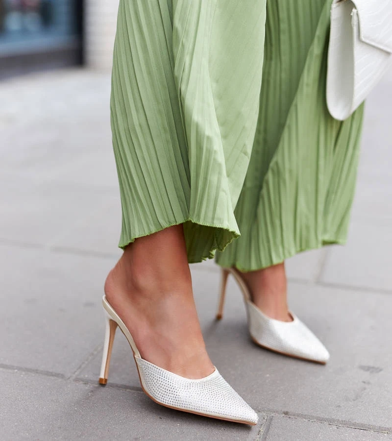 Goldene Stilettos mit Zirkonen von Ortensio