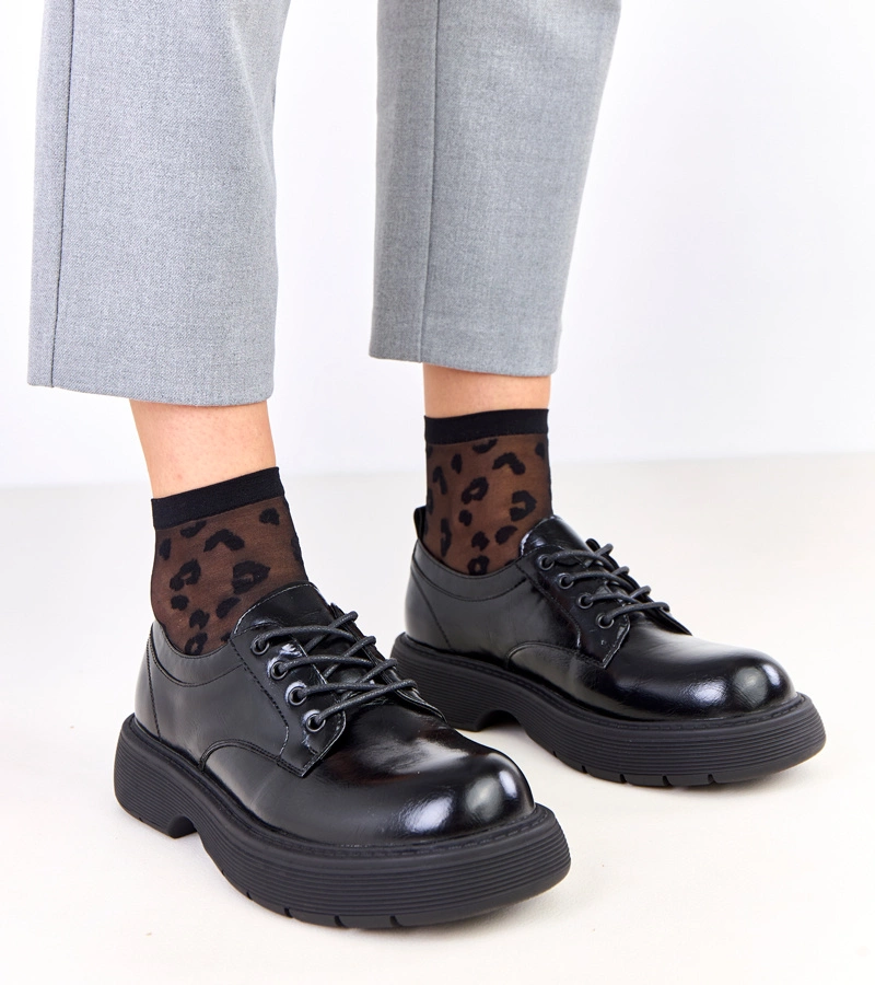 Schwarze Damenhalbschuhe auf Plateausohle Henris