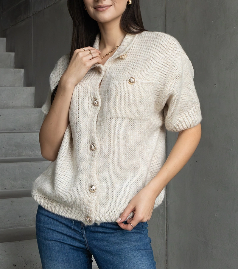 Damenpullover beige mit kurzem Ärmel Zierknöpfe Shela