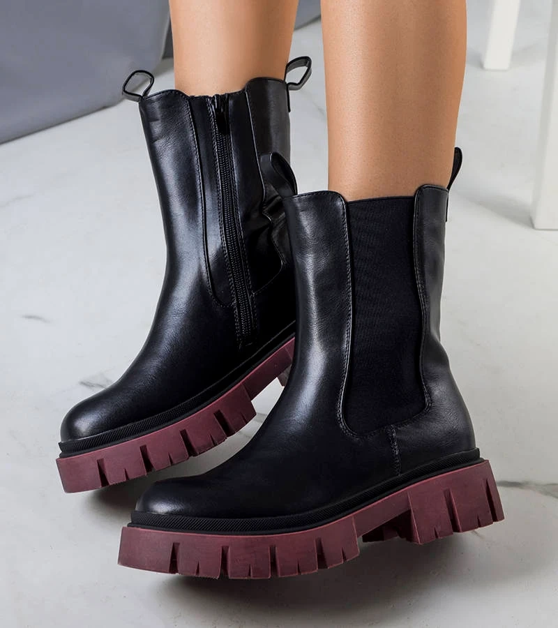 Schwarze Stiefeletten mit lila Sohle Kaydence