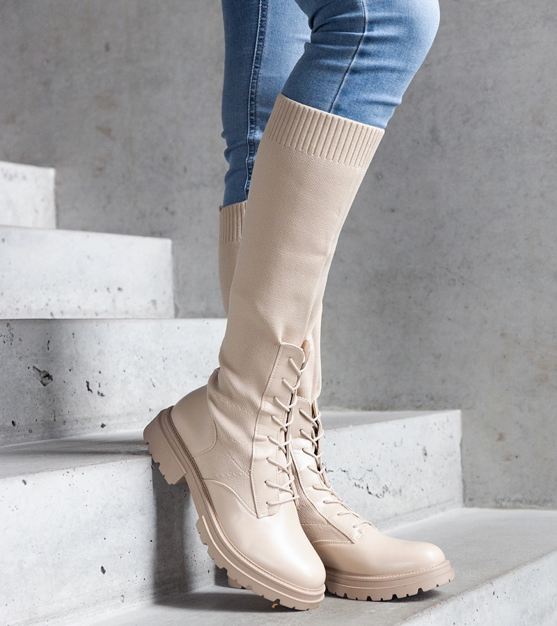 Beige Stiefel mit elastischem Stoffschaft Luana.