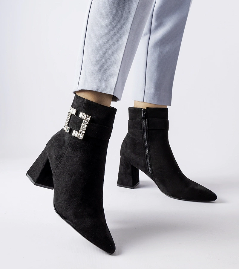 Schwarze Stiefeletten auf einem Stiletto mit Zirkonia von Alfero