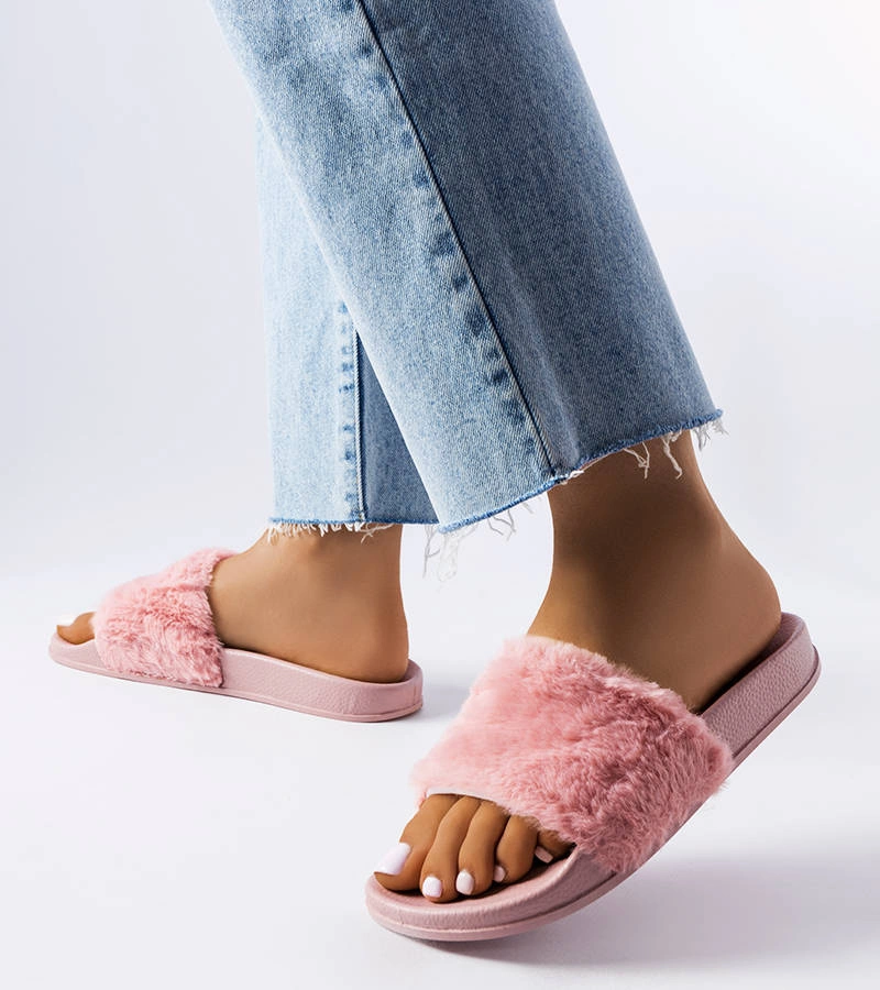 Beżowe klapki z łańcuchem Levy