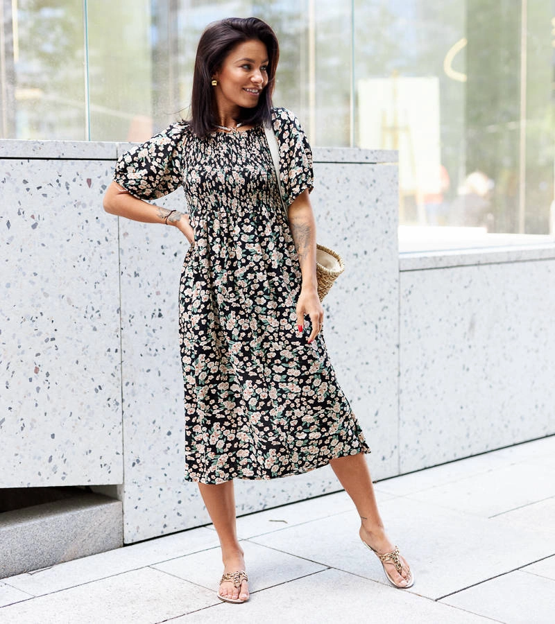 Schwarzes Midi-Kleid mit Blumenmuster von Cocci