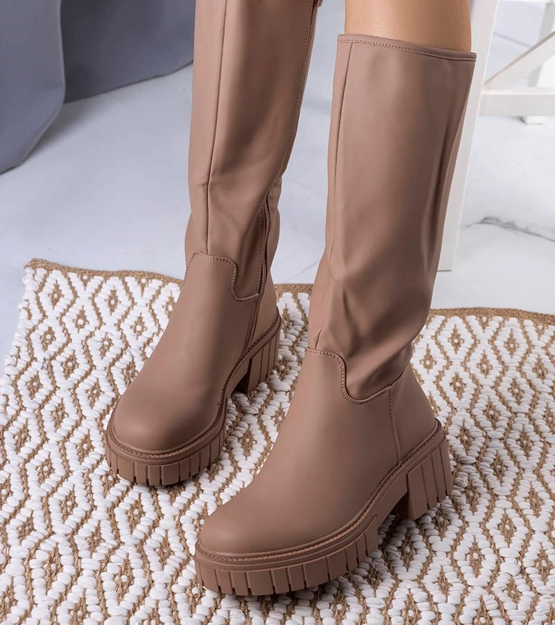 Braune gefütterte Salda-Stiefel