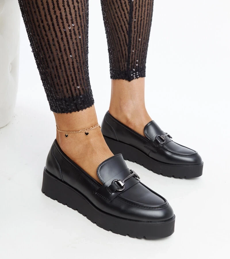 Schwarze Oili Keilabsatz-Mokassins