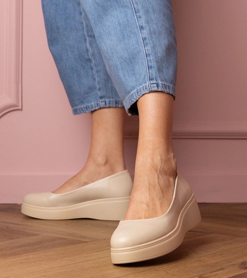 Beige Halbschuhe auf Plateausohle aus Kunstleder Huron