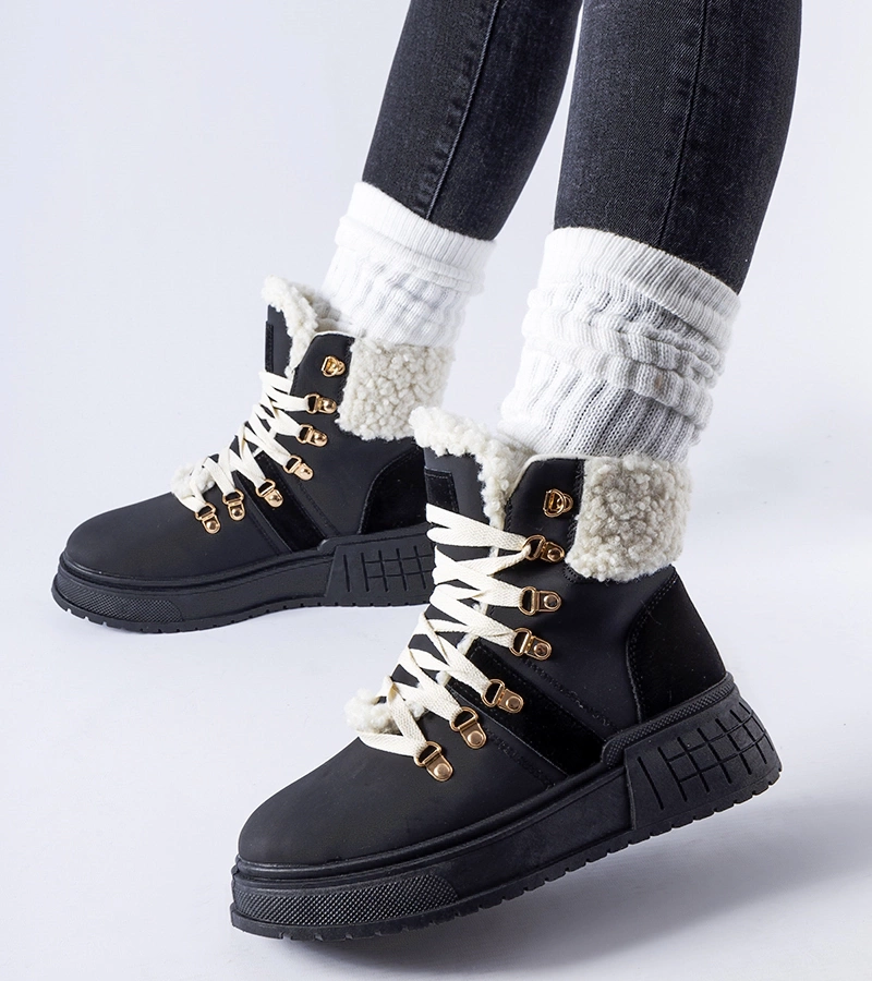 Schwarze Stiefel mit massiver Plattform von Rodrigo