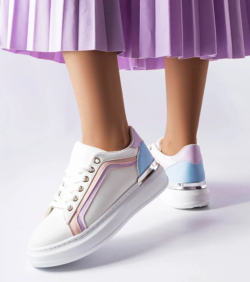 Weiße Sneakers mit dicker Sohle von Soucy