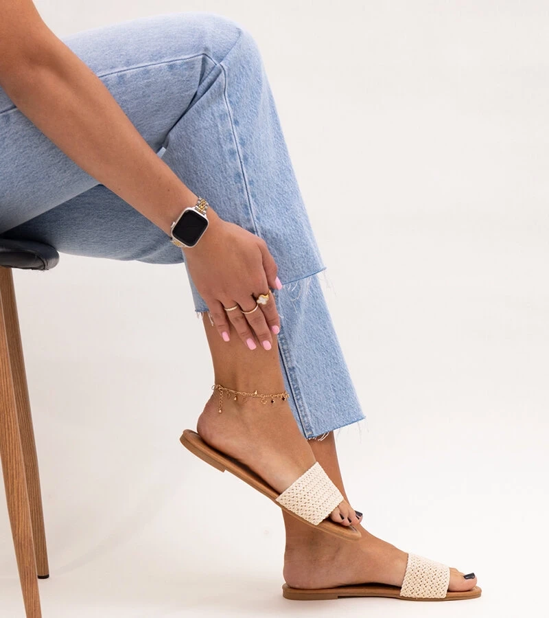 Hellbeige bestickte Pantoffeln von Marika