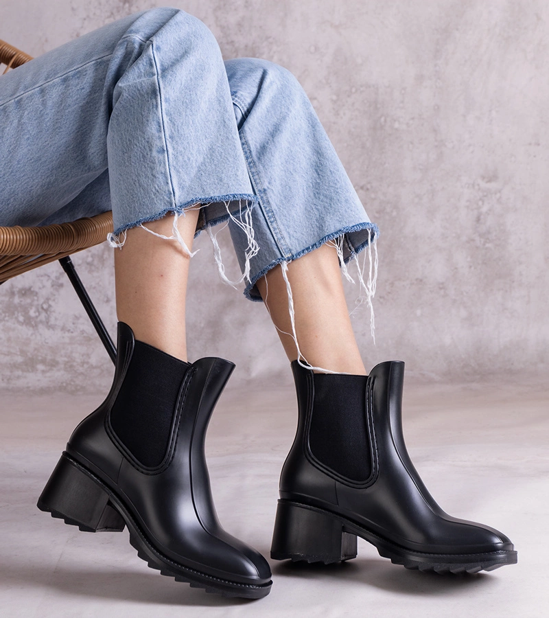 Schwarze Stiefeletten Gummistiefel mit Absatz Surien