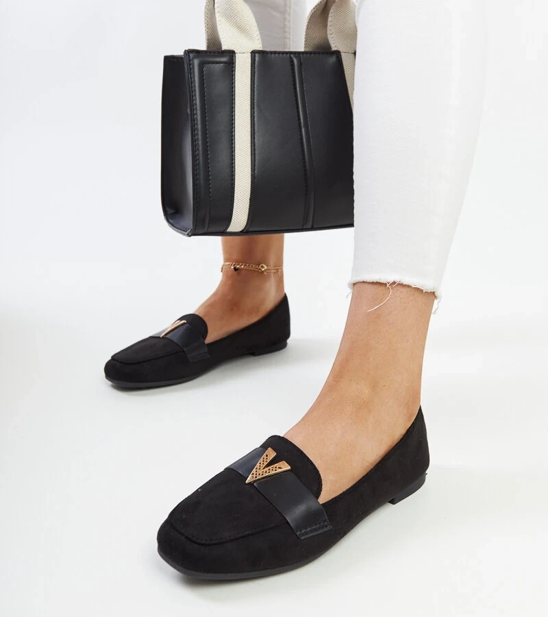 Schwarze Mokassins mit Namal-Verzierung