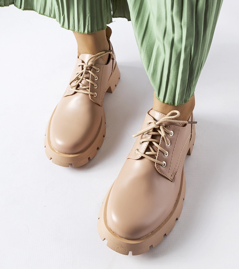 Beige Halbschuhe mit mattem Finish Charleston