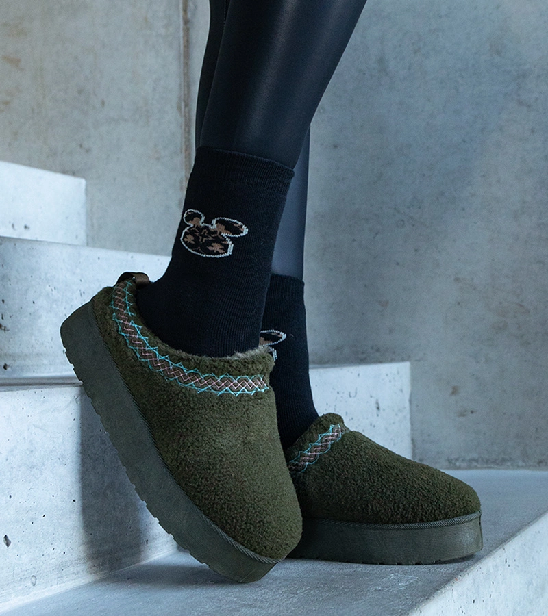 Grüne Schneestiefel mit Plateausohle, niedrigem Schaft und gesticktem Muster Greene.