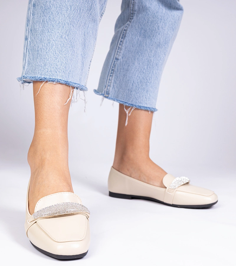 Beige Damenmokassins mit Zirkonien Kaletta