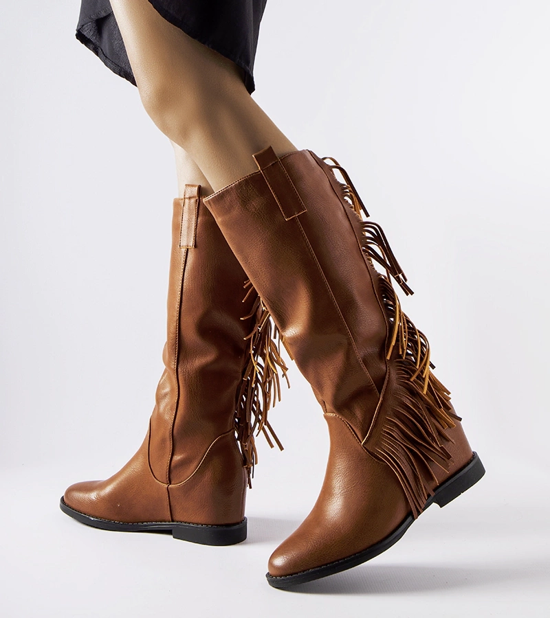 Braune Stiefel mit verdecktem Keilabsatz von Giorgia