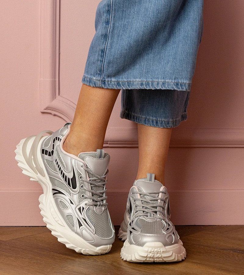 Silberne Sportsneaker auf stylischer Sohle Carina