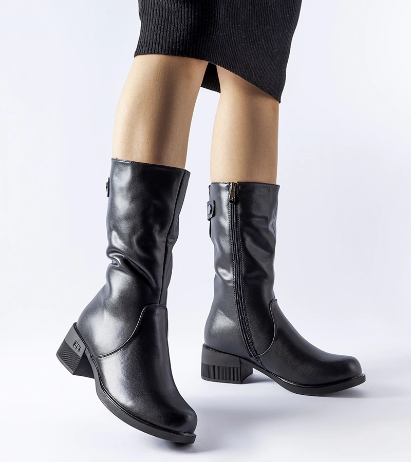 Schwarze gefütterte kurze Stiefel aus echtem Leder von Satordi