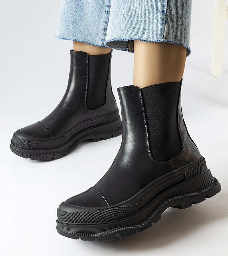 Schwarze Plateau-Stiefeletten Bellucci