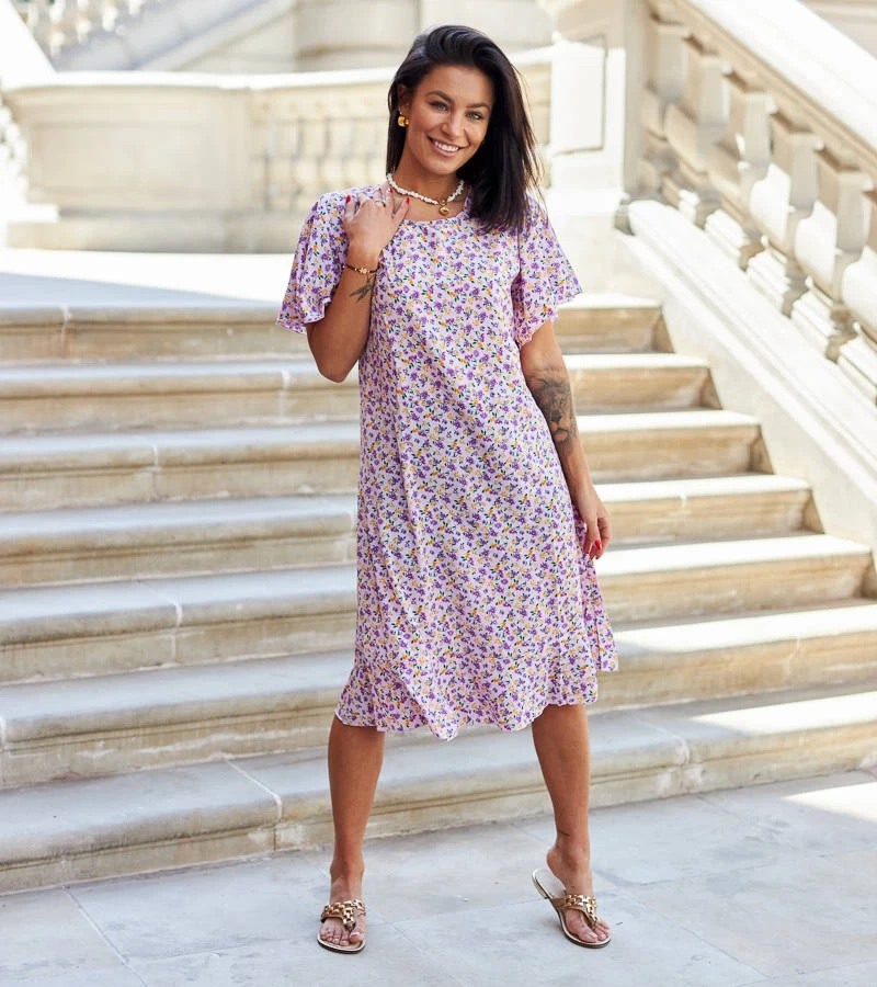 Das violette Blumenkleid von Protasio