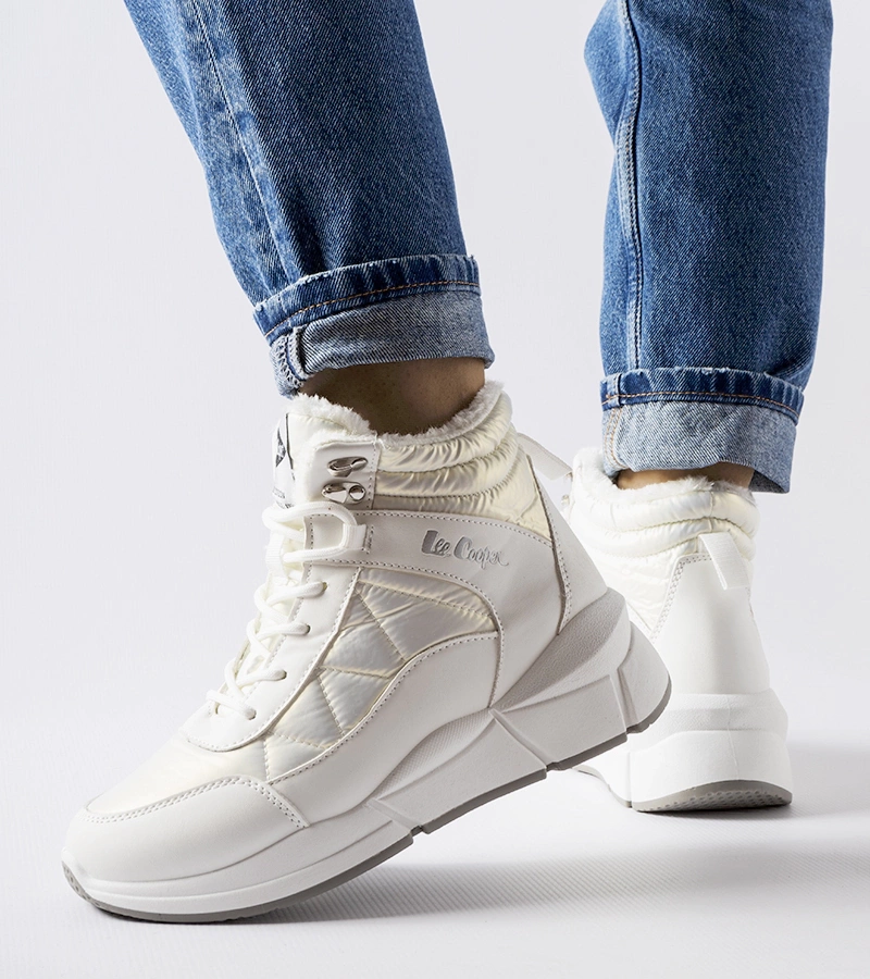 Weiße gefütterte Lee Cooper LCJ-23-44-1983L Schuhe