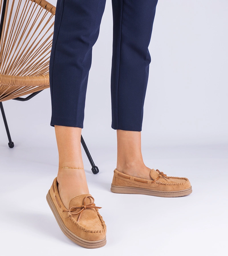 Braune Damenmokassins aus Kunstveloursleder mit Schleife Sarina