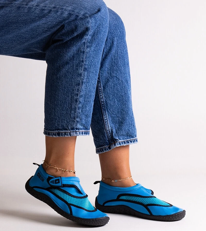 Sportliche blaue Wasserschuhe Big Star NN274A806