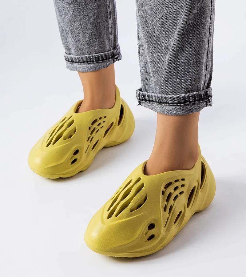 Grüne Schaumstoff-Sandalen von Julienne