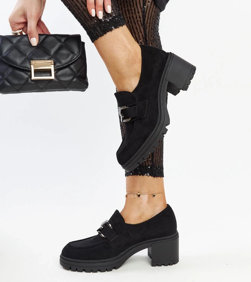 Schwarze Halbschuhe mit Leder-Einlegesohle von Vinceza