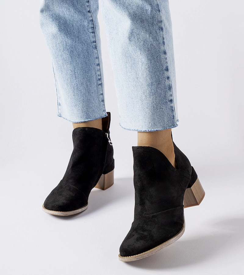 Schwarze Busson Stiefeletten mit unregelmäßigem Schaft