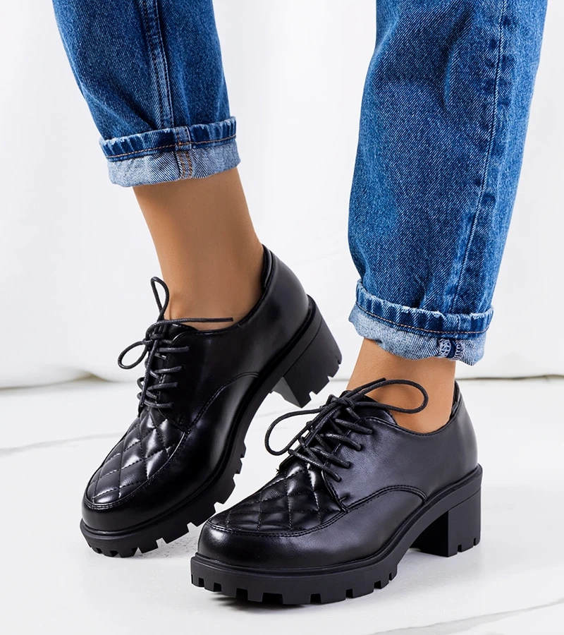 Schwarze Halbschuhe mit dickem Absatz von Landra