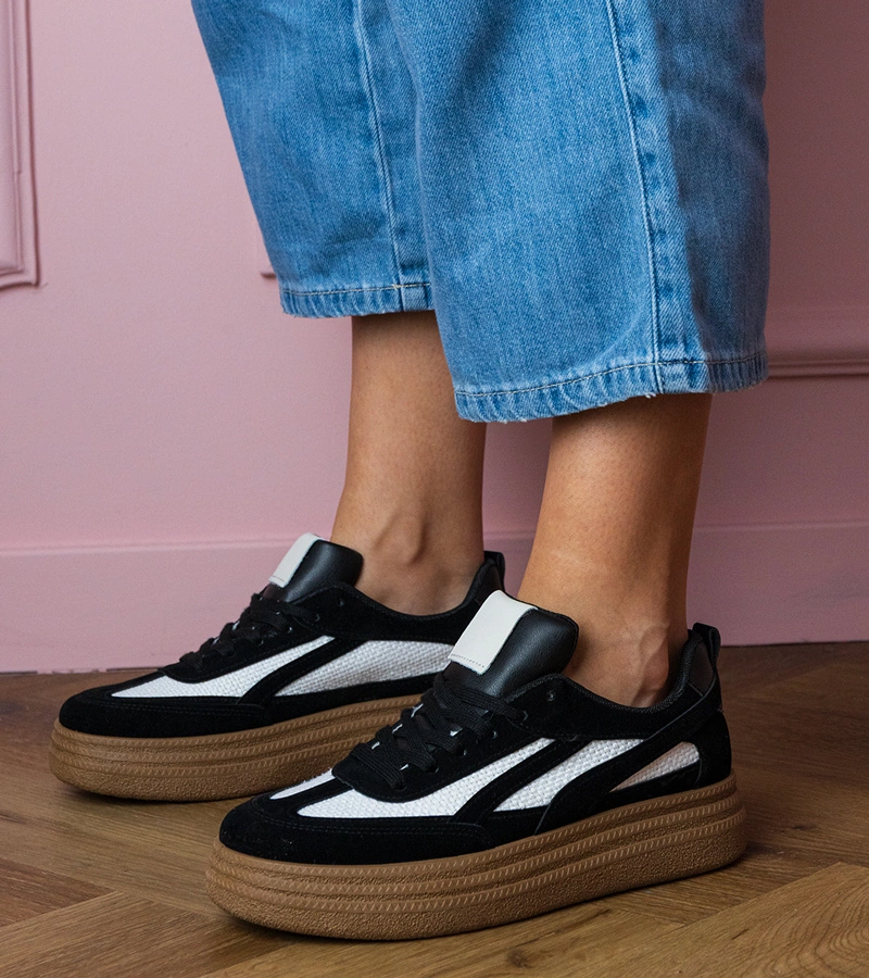 Schwarze Sneaker Turnschuhe mit dicker Sohle Kamela