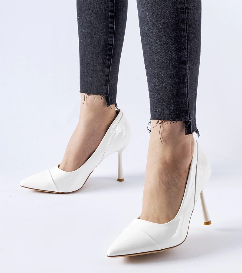 Weiße lackierte Stilettos von Inferiore